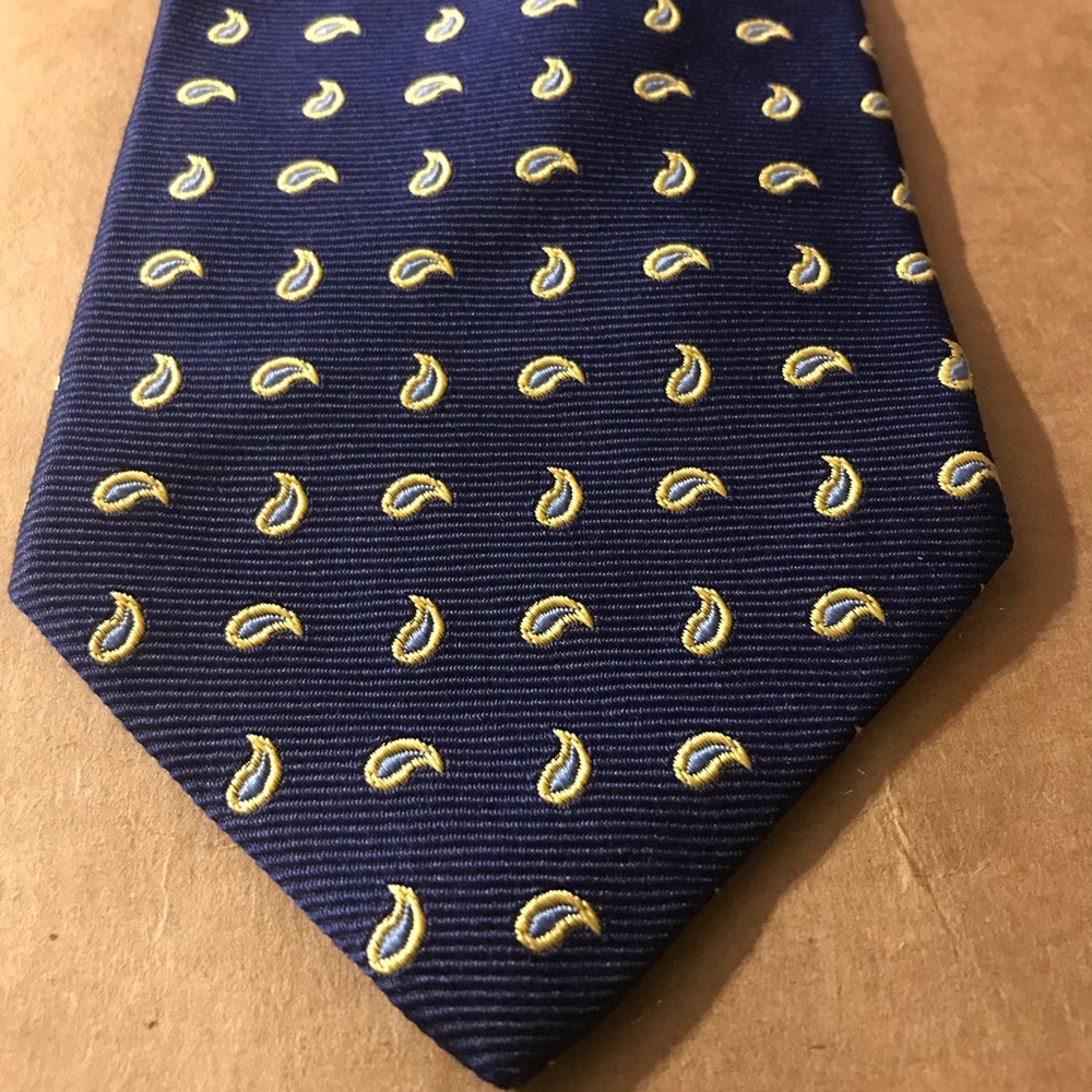 Brooks Brothers Makers Navy Mini Paisley Pattern 100% Silk Tie